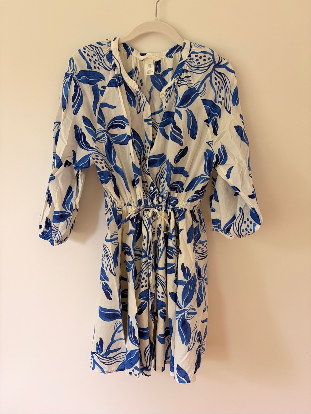 H&M White and Blue Floral Tie-Waist Mini Dressy